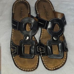 Women's Natural Soul Black Leather Sandals Size 8
